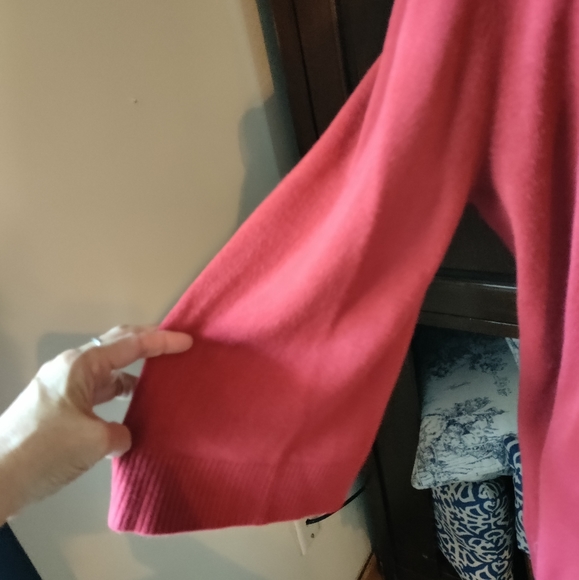 Red cowl neck pull over sweater size 1X - Picture 4 of 8